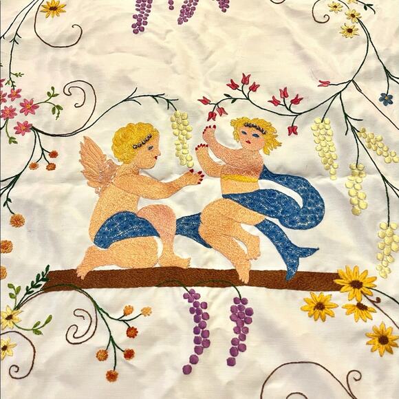 Handmade baby crate bed spread hand embroidered Querubins VINTAGE size 61" x 95" - Picture 1 of 10
